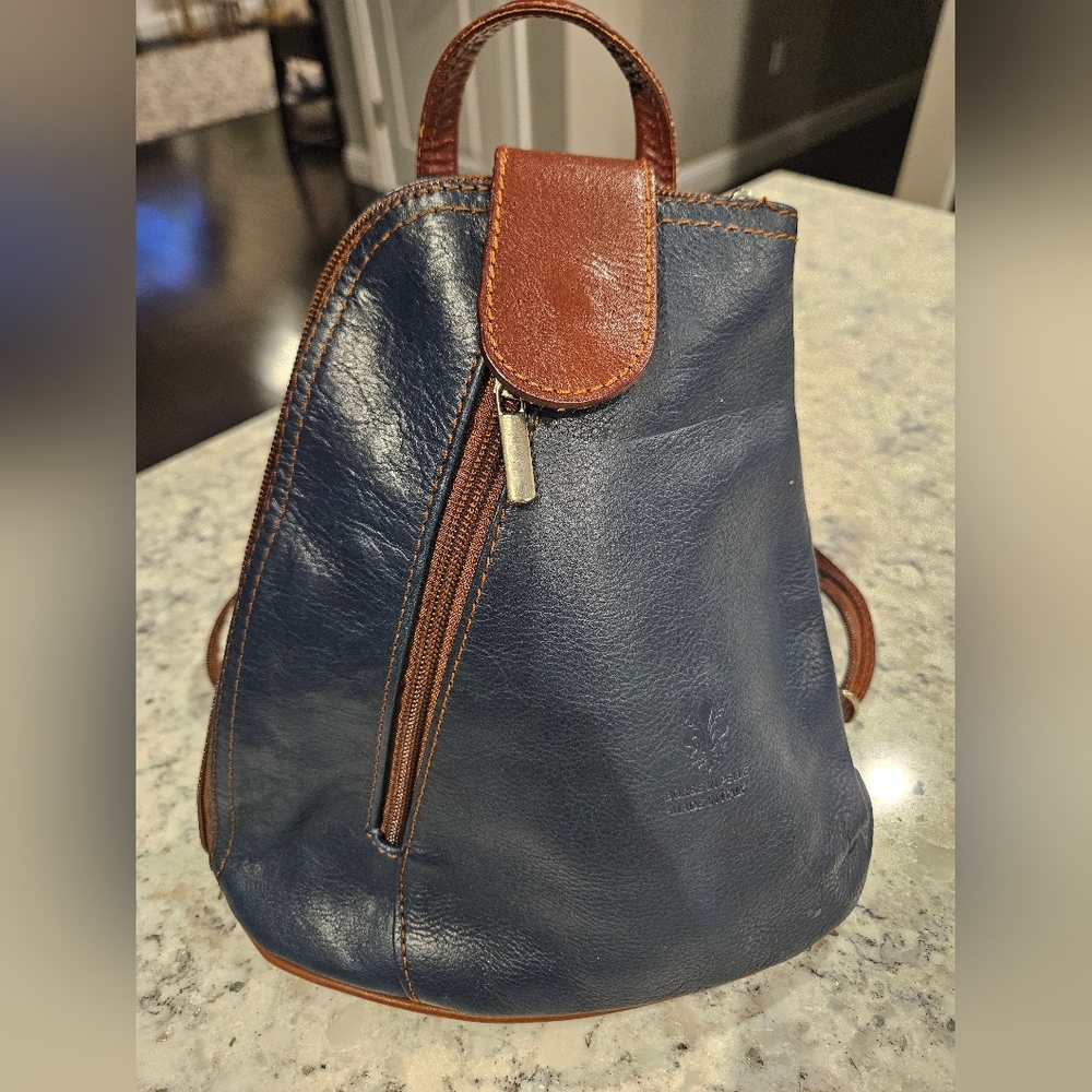 Ladies Small Vera Pelle Navy Blue Leather Backpack Shoulder Bag - Picture 1 of 13